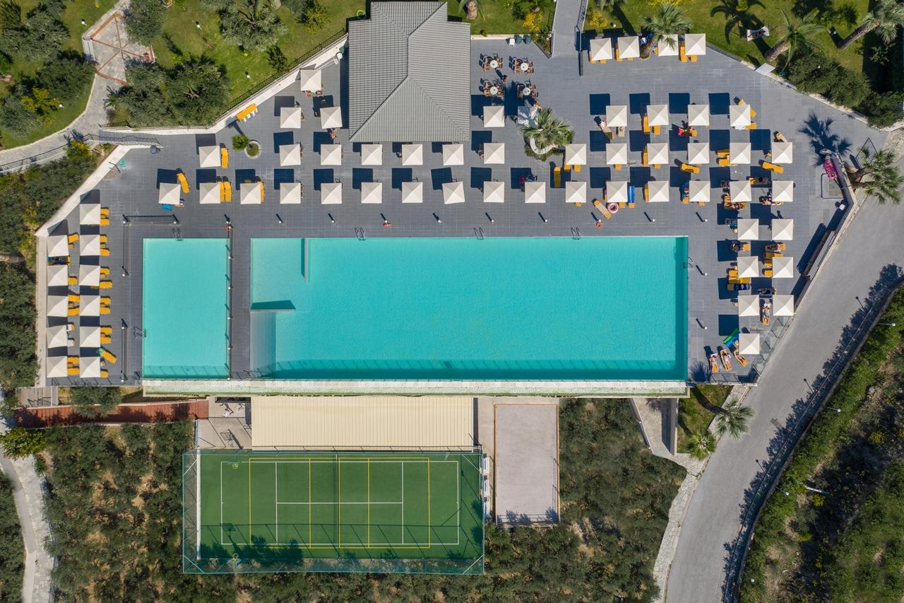 Akrathos Beach Hotel — снимка 3