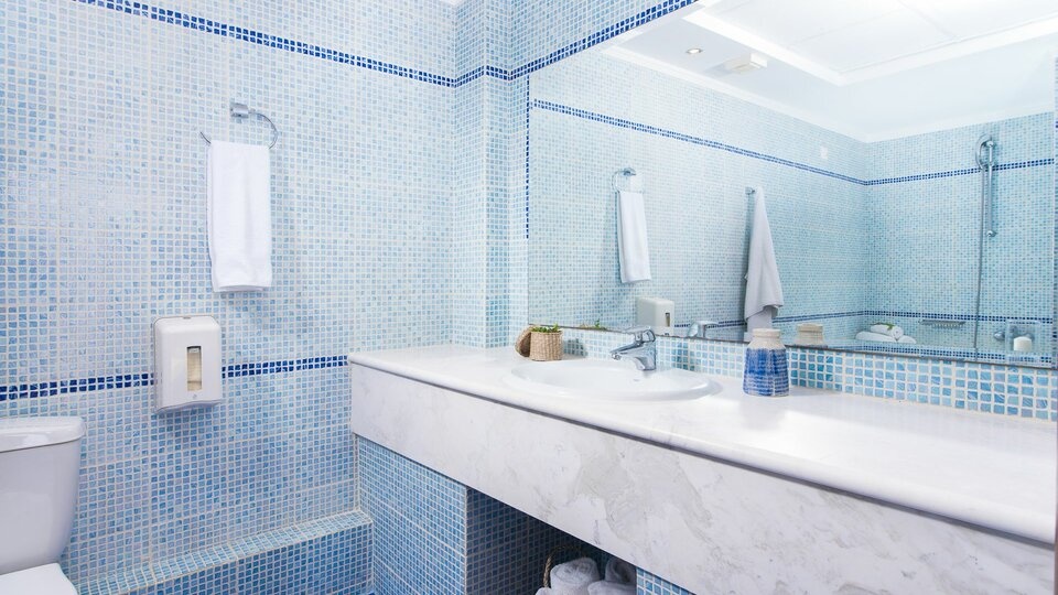 One Bedroom Family Suite Sea View