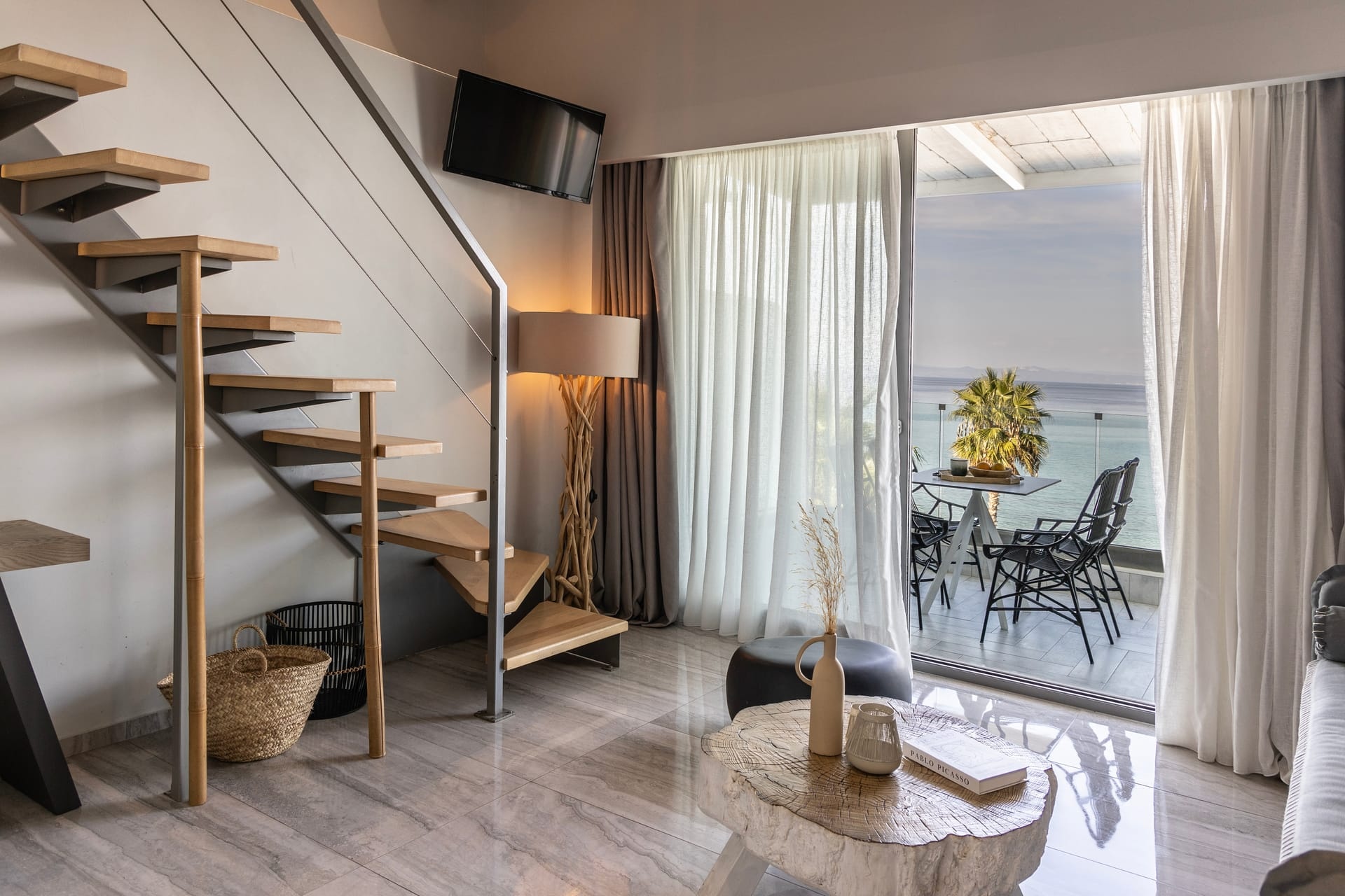 2-level Suite Sea View