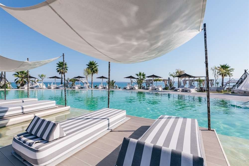Blue Carpet Luxury Suites Halkidiki — снимка 5