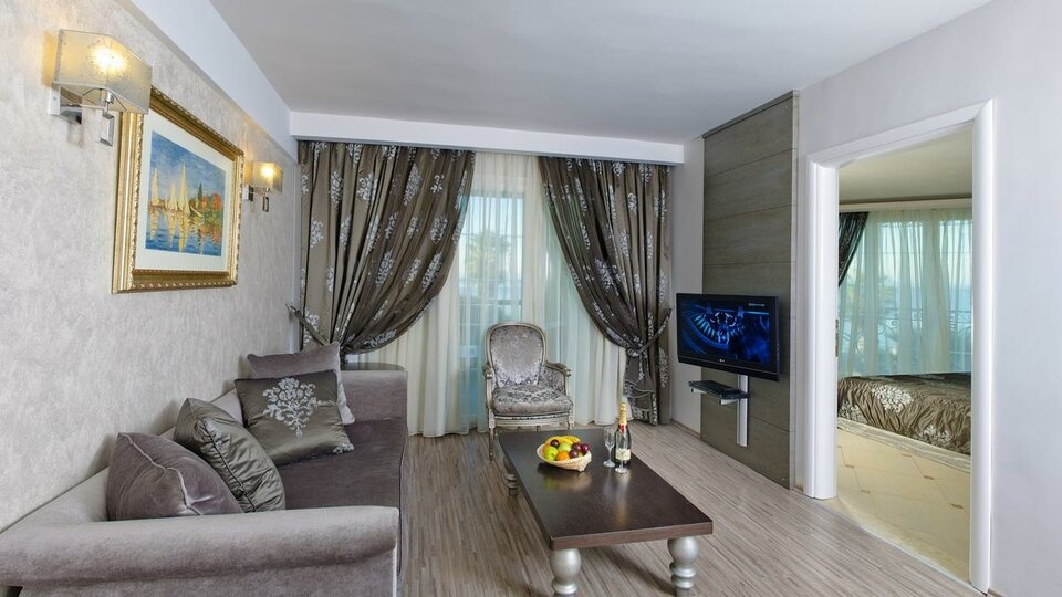 Deluxe Suite Sea View