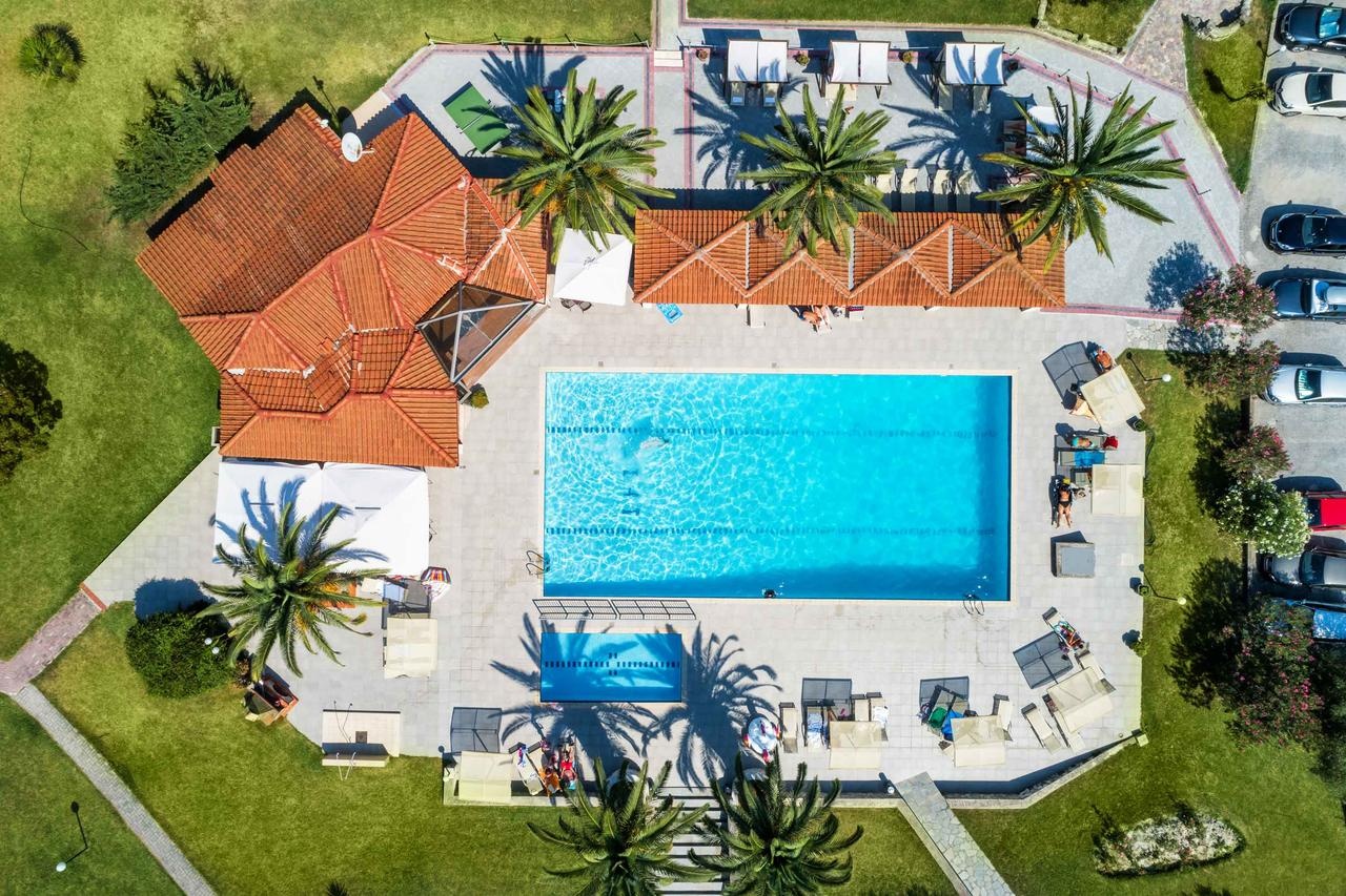 Iris Hotel — снимка 5