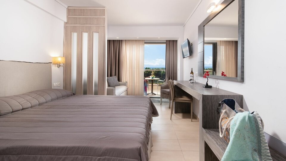 Deluxe Room Partial Sea View