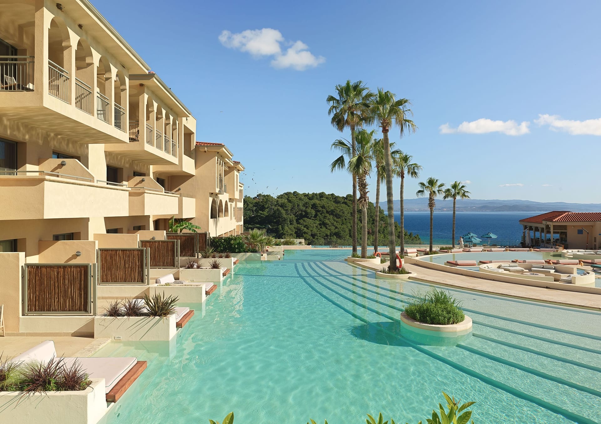 Deluxe Double Swim Up Room