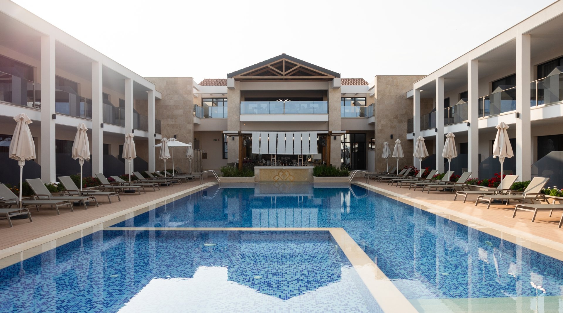 Mirror Hotel