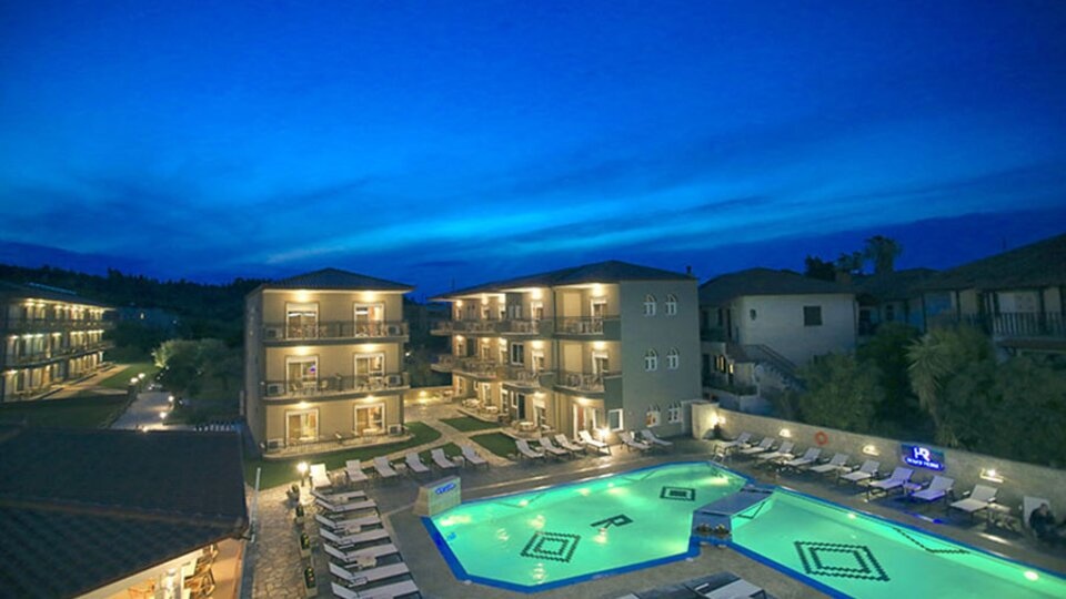 Royal Hotel and Suites — снимка 4