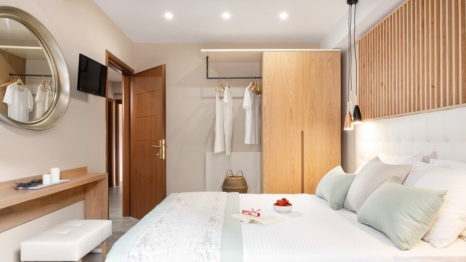 Simeon Suite Small Terrace