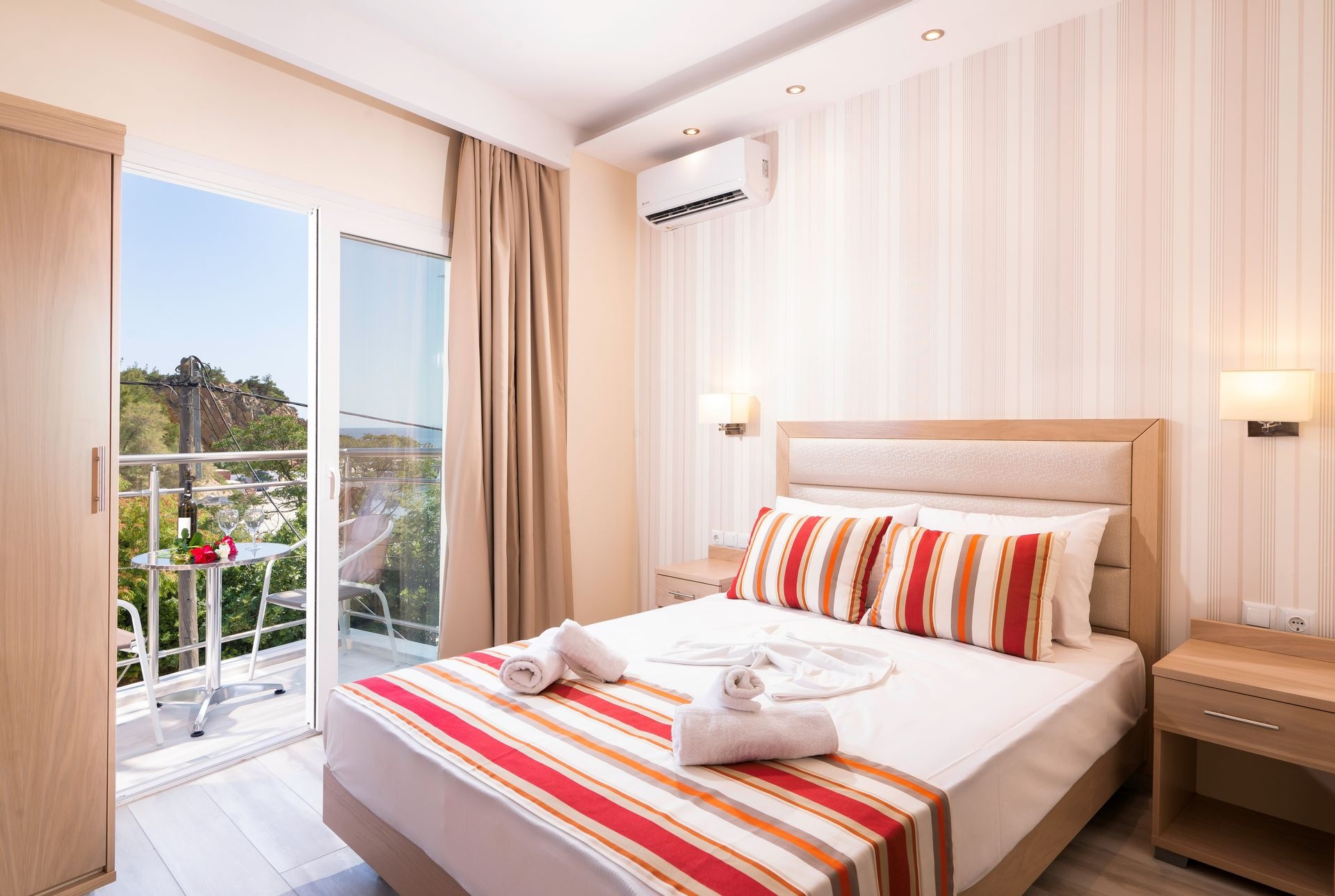 Deluxe Room Side Sea View
