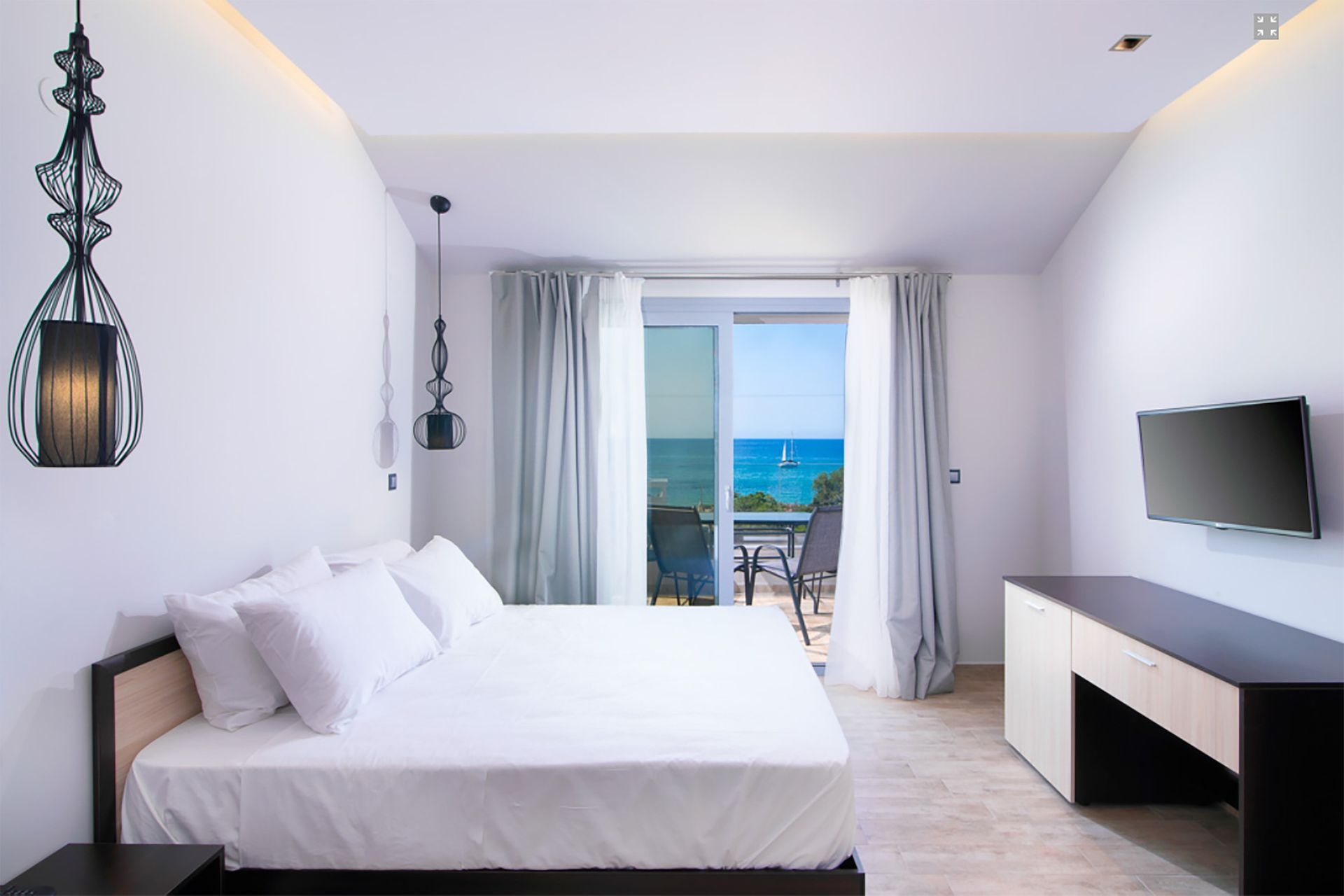 Triple Room with Sea View
