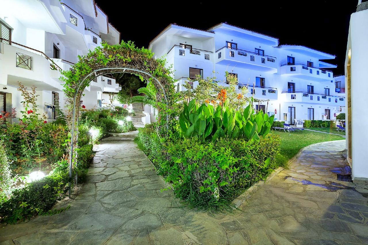 Xenios Dolphin Beach Hotel — снимка 2