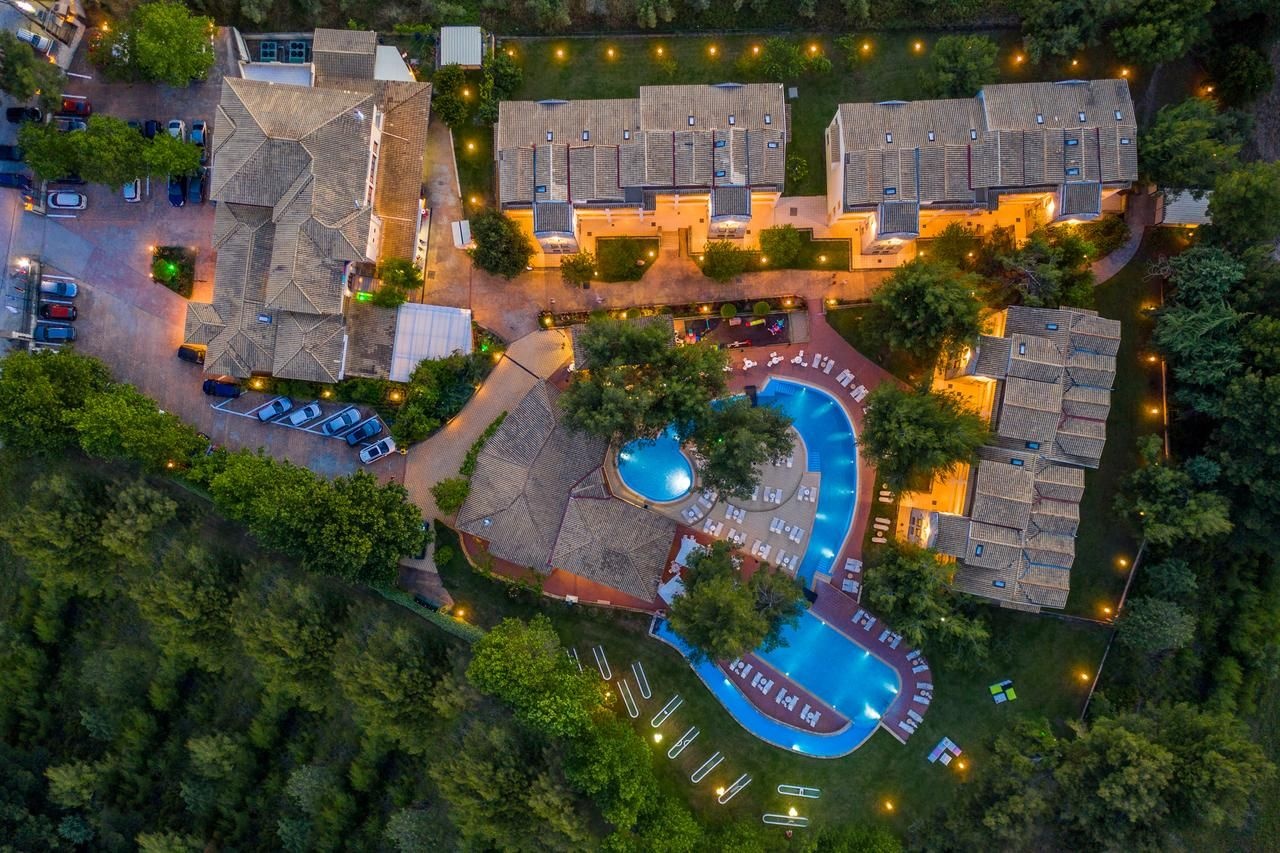 Zeus Eleva Kassandra Lagoon